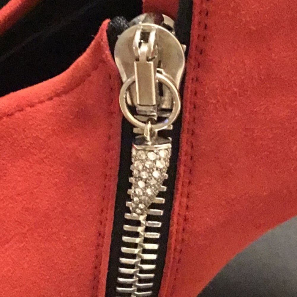 Shoes - Picture 4 of 6
